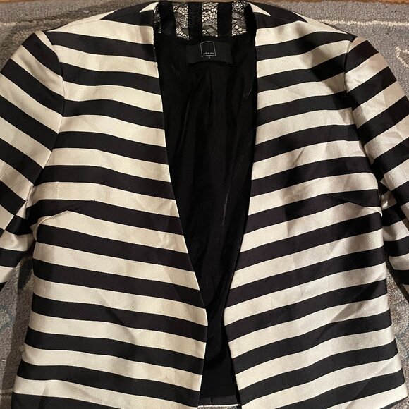 Dolce Vita Striped Structured Blazer - Picture 2 of 4